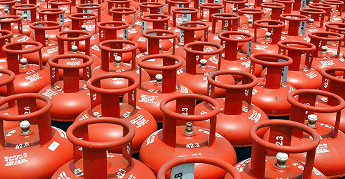 LPG Gas Cylinder: ઘરેલું ગેસ સિલિન્ડર સસ્તા થશે, સરકારની મોટી જાહેરાત 1 LPG Gas Cylinder